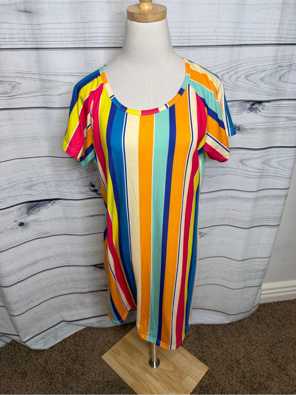 Striped Short Sleeve Scoop Neck Tee Dress in Multicolor with pockets